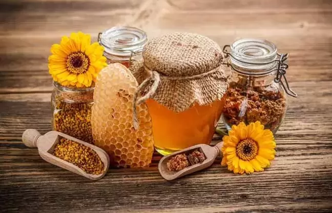 La miel es un remedio útil y sabroso que puede mejorar la potencia masculina. 